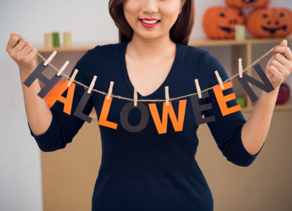 Halloween Decor That S Hazardous For Pets Petmd